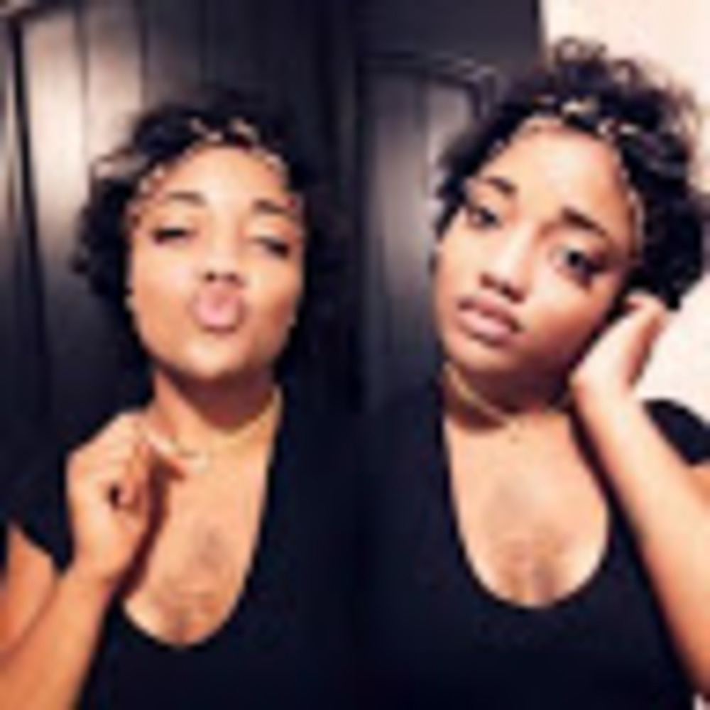 Meet your Posher, Tee